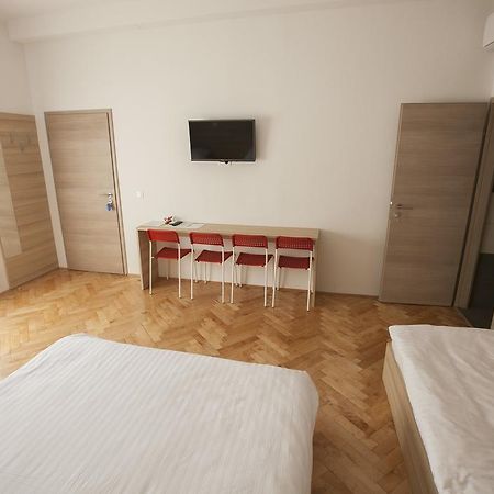 Sweet Dreams Rooms And Apartments Postojna Exteriér fotografie
