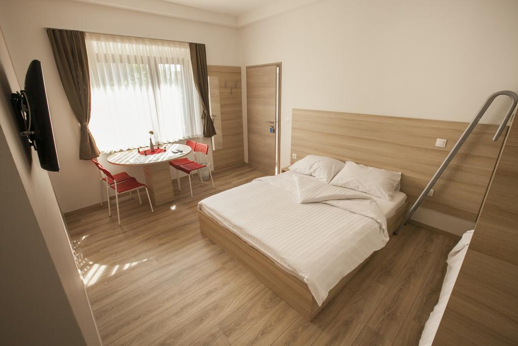 Sweet Dreams Rooms And Apartments Postojna Exteriér fotografie