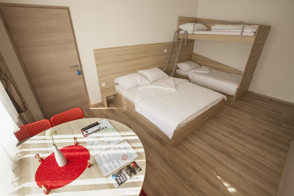 Sweet Dreams Rooms And Apartments Postojna Pokoj fotografie