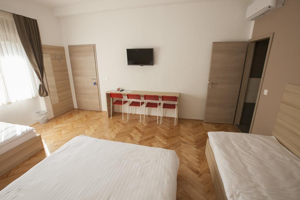 Sweet Dreams Rooms And Apartments Postojna Exteriér fotografie