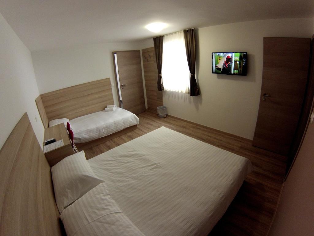 Sweet Dreams Rooms And Apartments Postojna Pokoj fotografie