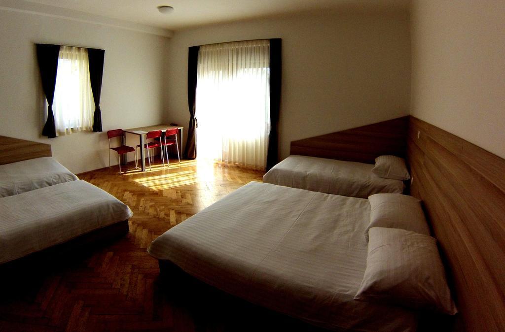 Sweet Dreams Rooms And Apartments Postojna Pokoj fotografie