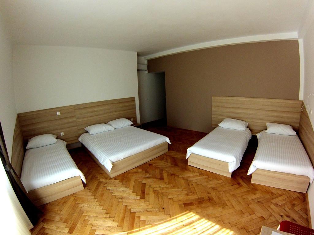 Sweet Dreams Rooms And Apartments Postojna Pokoj fotografie