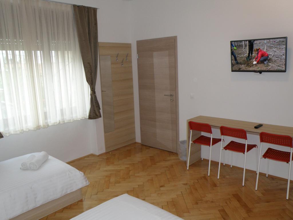 Sweet Dreams Rooms And Apartments Postojna Pokoj fotografie