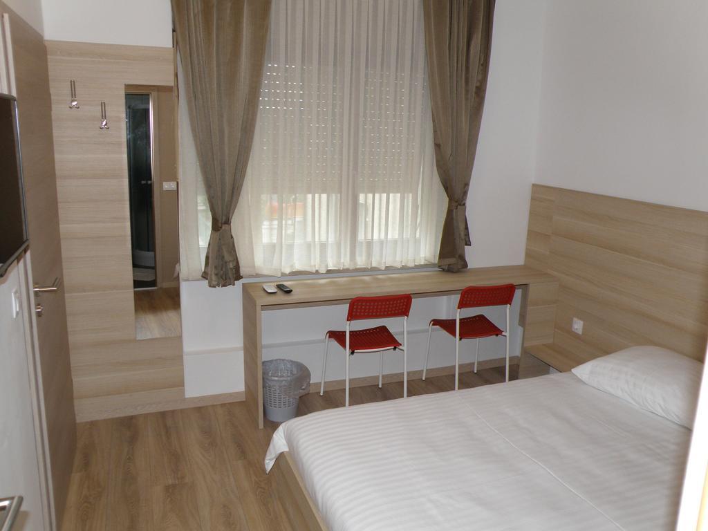 Sweet Dreams Rooms And Apartments Postojna Pokoj fotografie